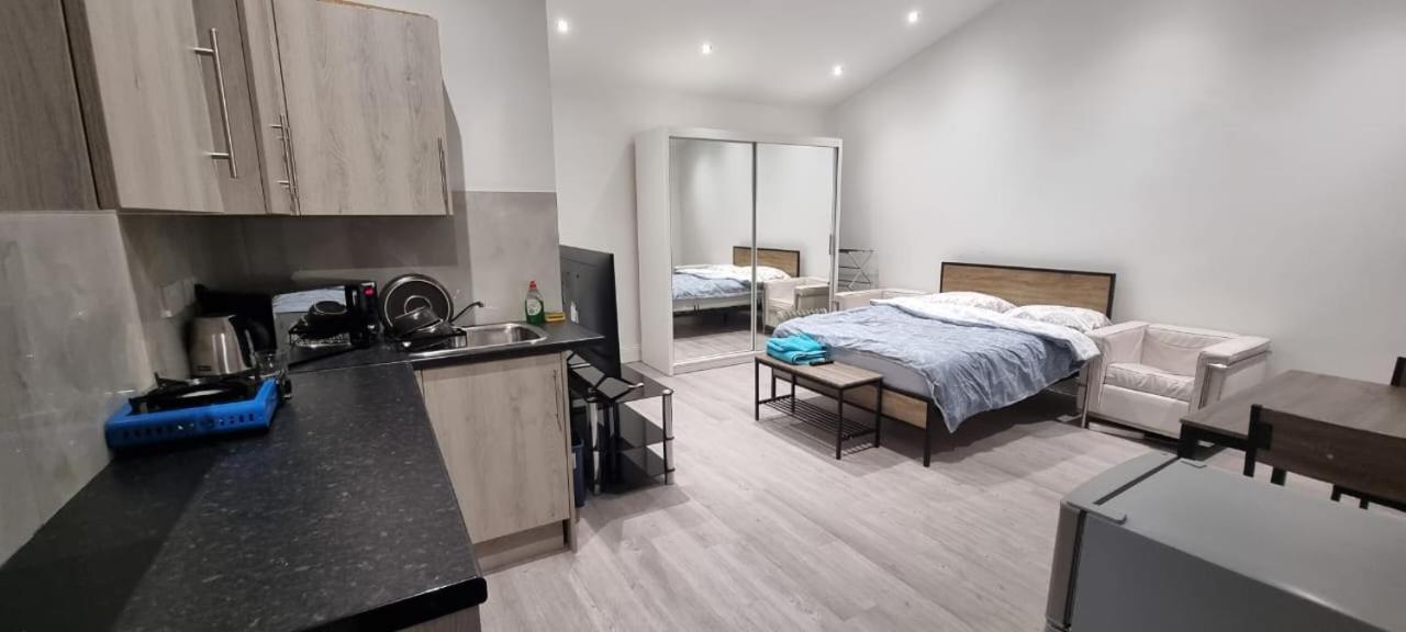Ilford Towncentre Large Studio Ngoại thất bức ảnh