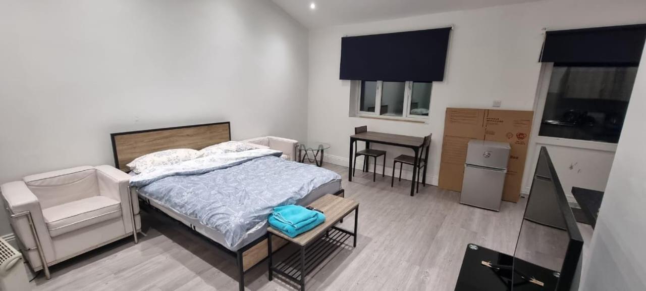 Ilford Towncentre Large Studio Ngoại thất bức ảnh